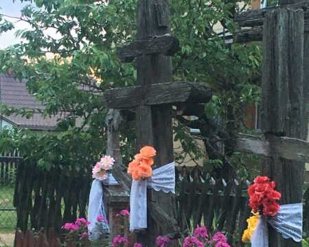 krzyże prawosławne witające przyjezdnych w Orzeszkowie